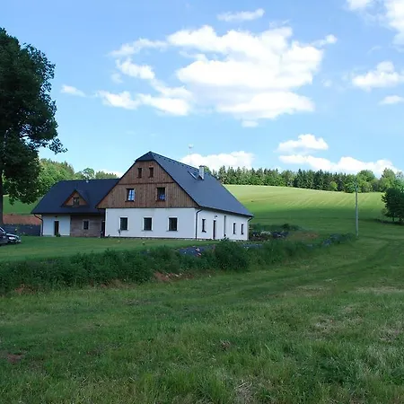 Statek Pod Lipou Konukevi 3*