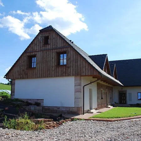 Statek Pod Lipou Konukevi 3*
